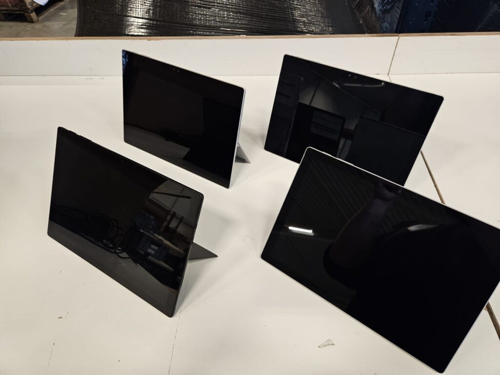 TRIXON B.V. 252x Microsoft Surface Pro 3/4/5/6 – Used (21.330,-)