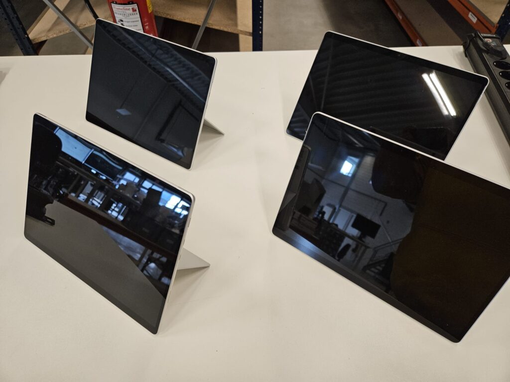 42x Microsoft – Surface Pro 8 – Used (12.600,- euro)