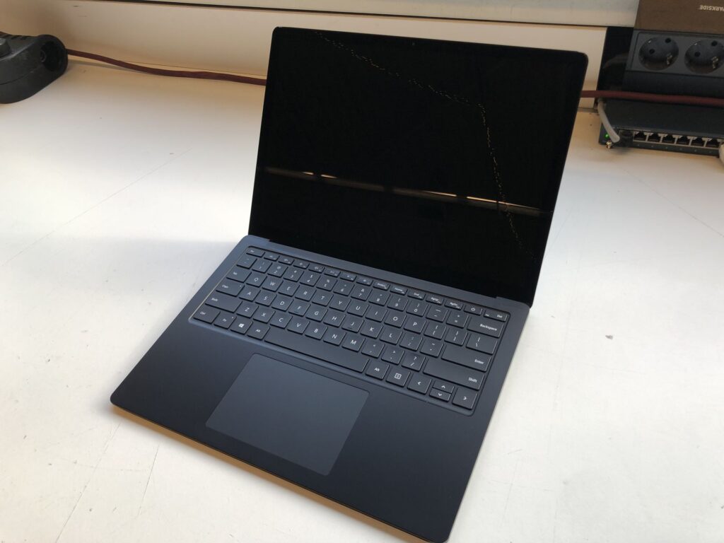 320x Microsoft Surface