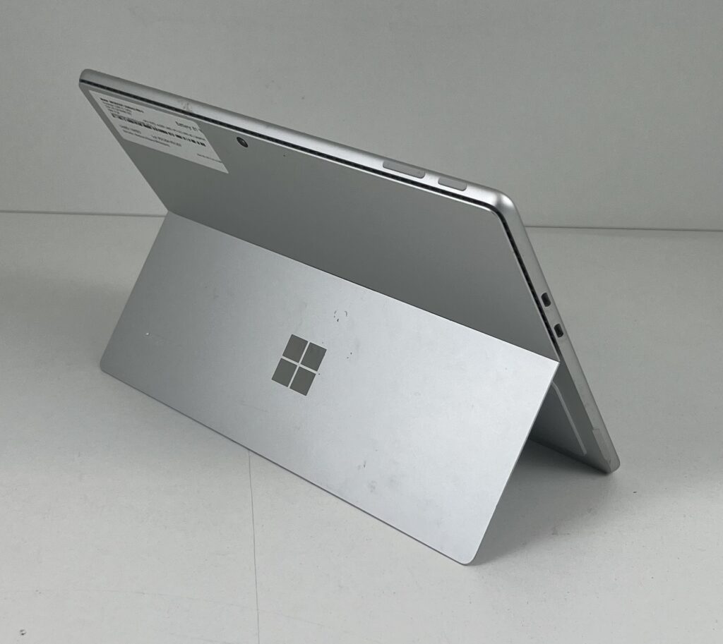 61X Microsoft Surface Pro 9 i5_1245U 8GB RAM 256GB SSD Platinum